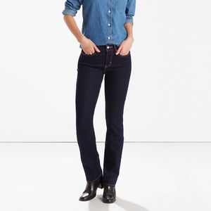 Dark Wash Levi’s Jeans